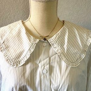 Blouse great for casual days or business 🖤